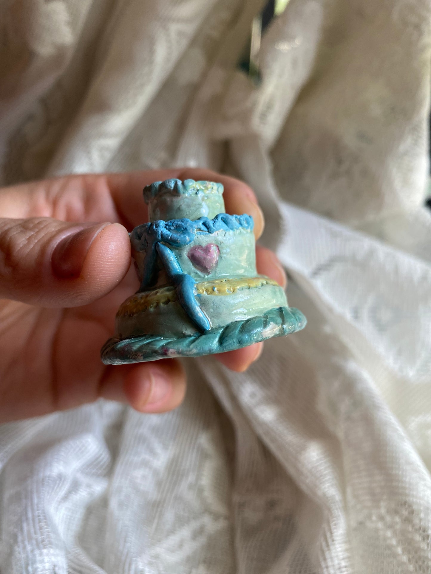 BLUE CAKE CANDLE HOLDER