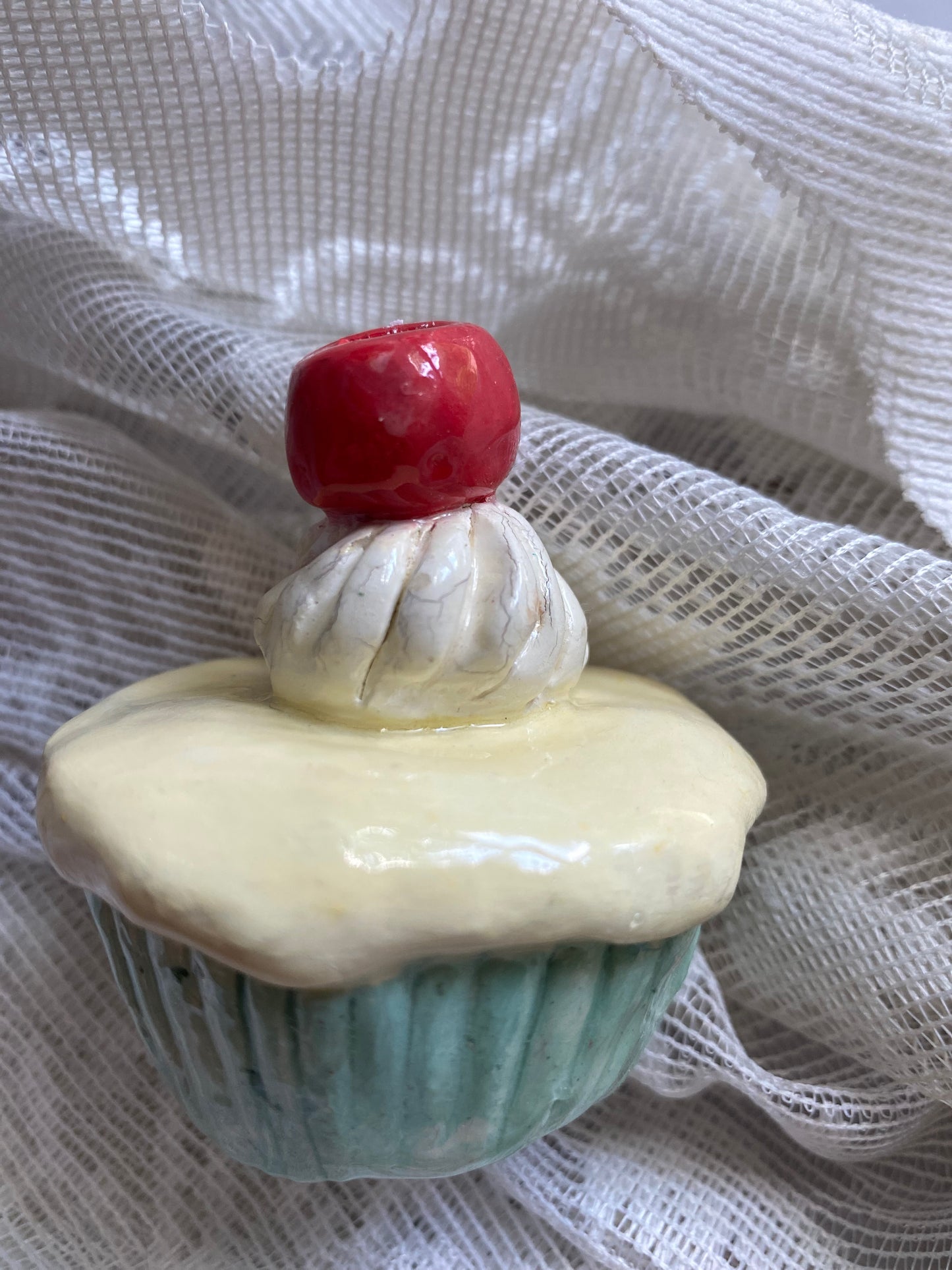 CUPCAKE CANDLE HOLDER