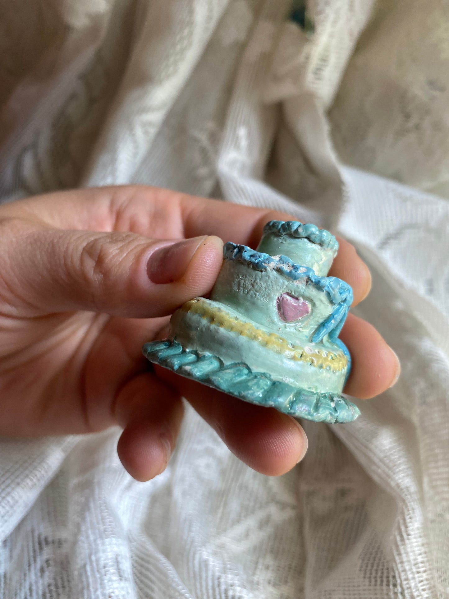 BLUE CAKE CANDLE HOLDER