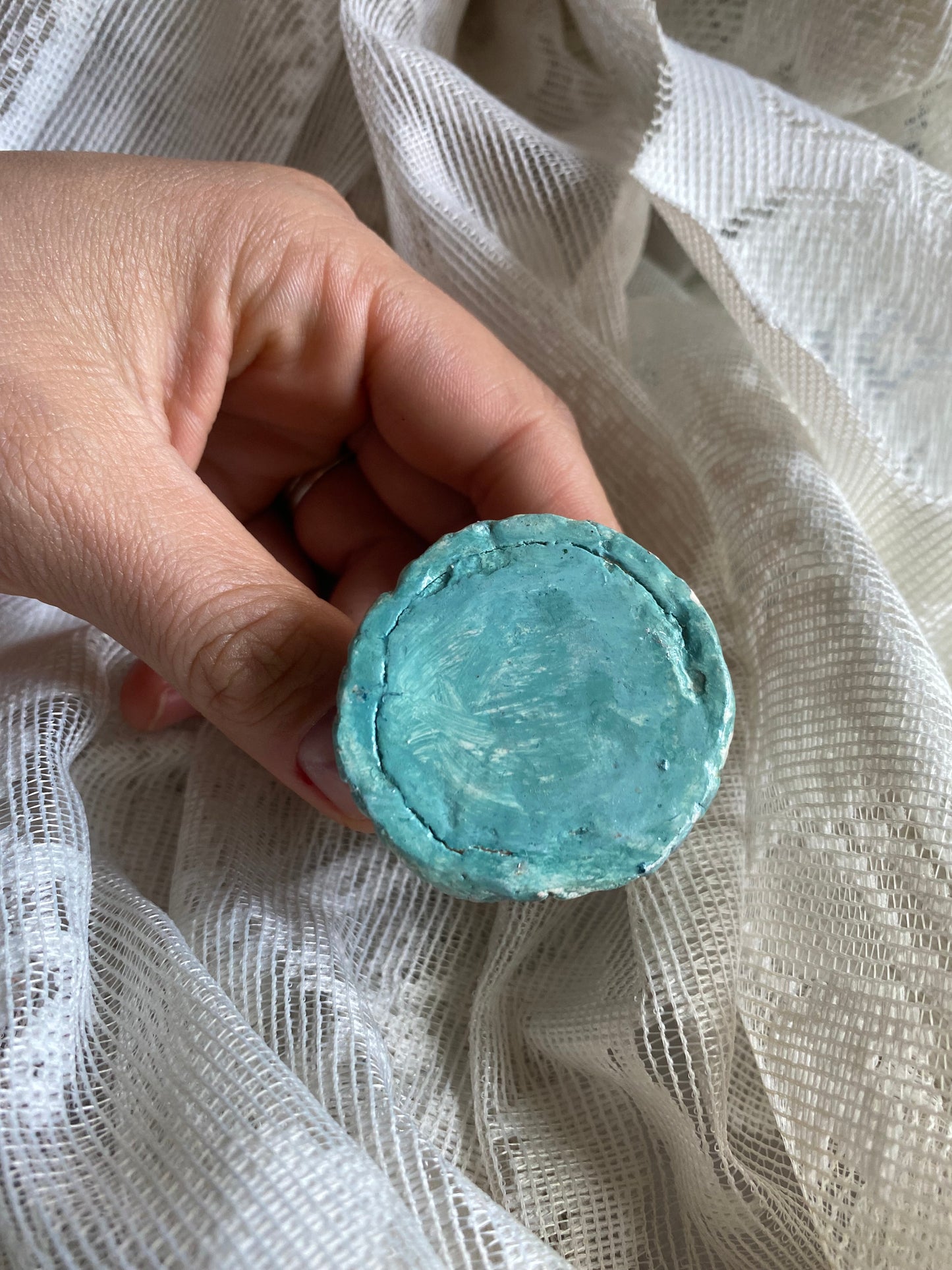 BLUE CAKE CANDLE HOLDER