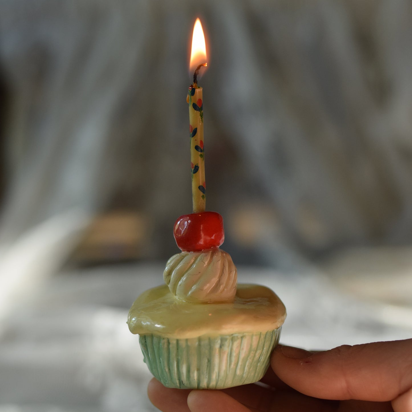 CUPCAKE CANDLE HOLDER