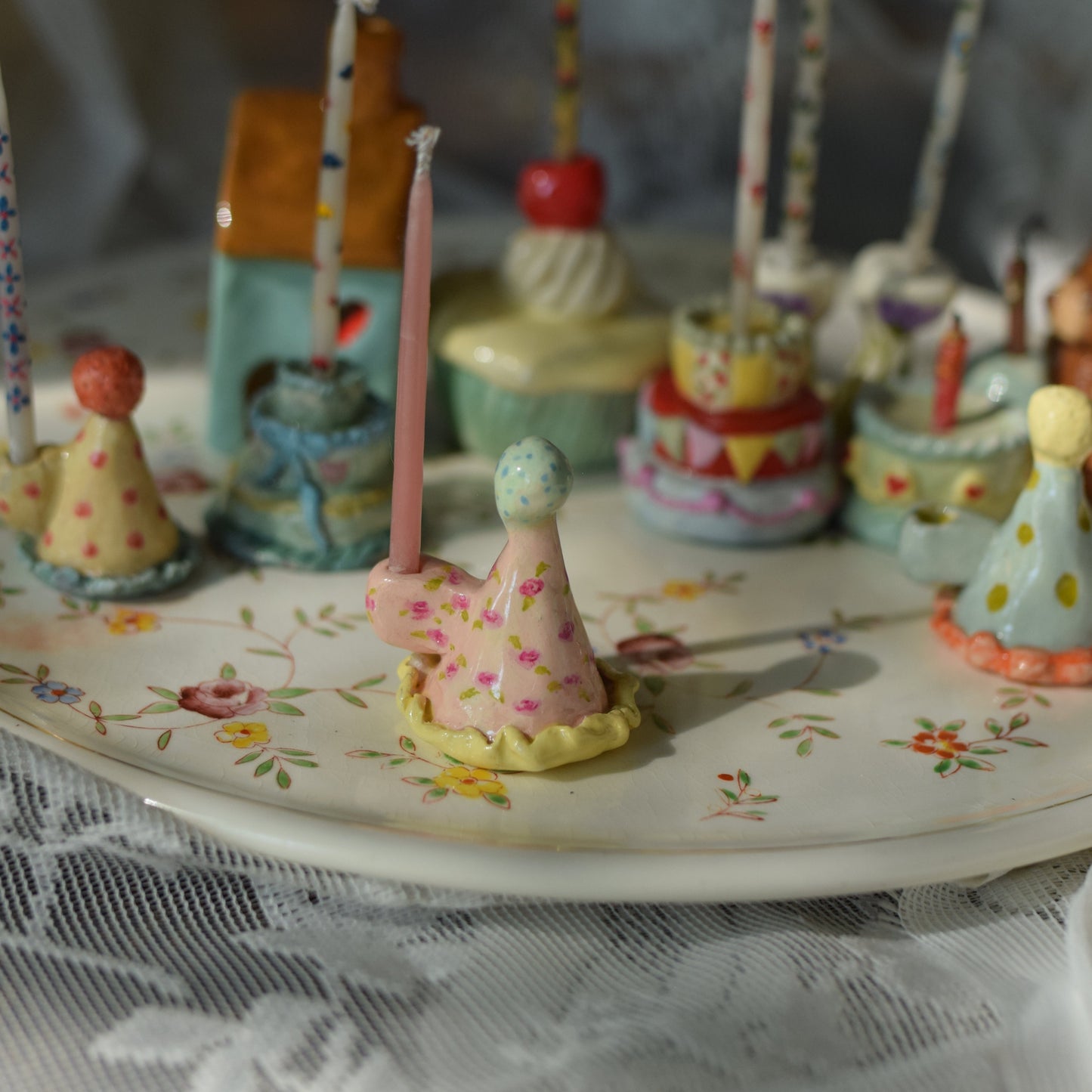FLORAL HAT CANDLE HOLDER