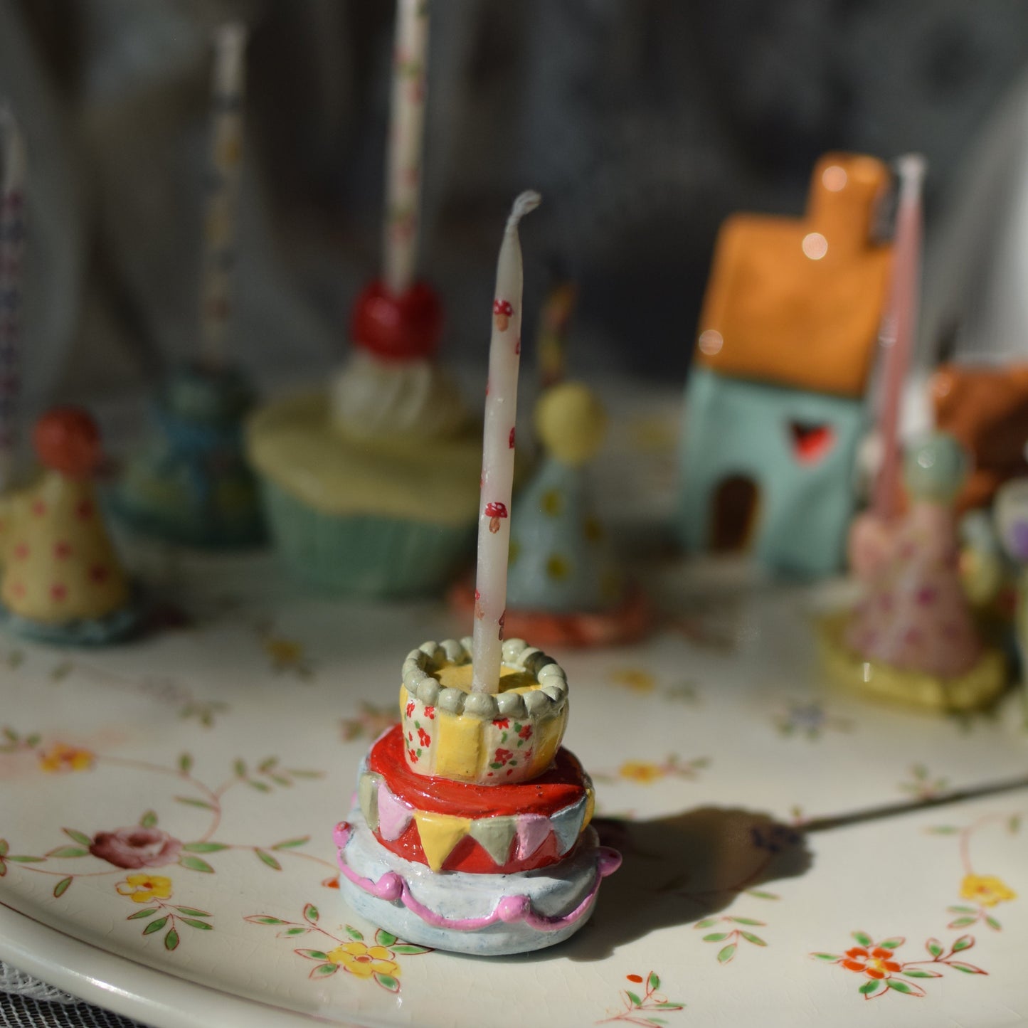 BIG CAKE CANDLE HOLDER