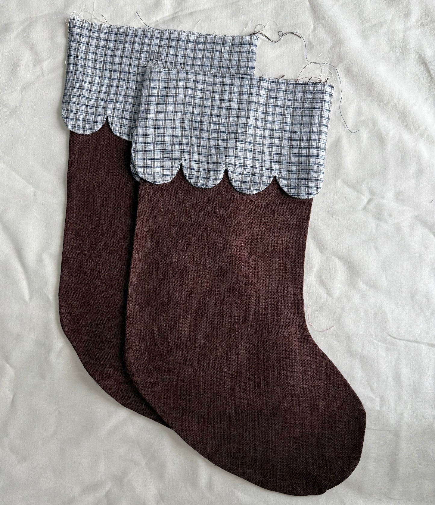 Christmas stockings plaid scallops/brown sock