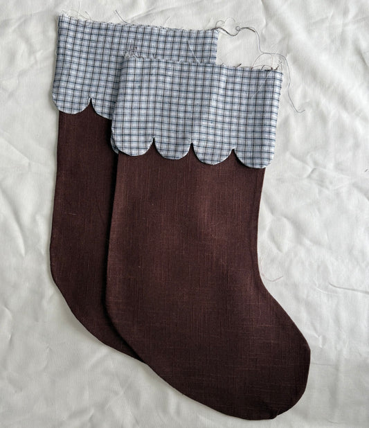 Christmas stockings plaid scallops/brown sock