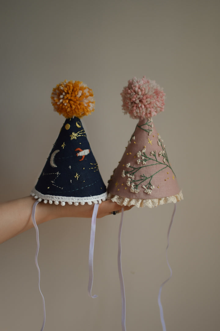 BABY'S BREATH PARTY HAT
